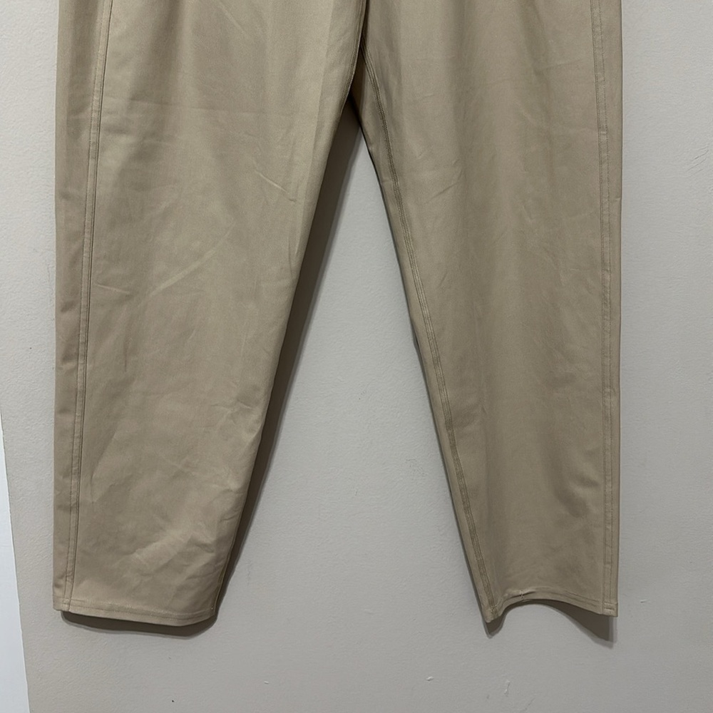 Lululemon - Picture 3 of 13
